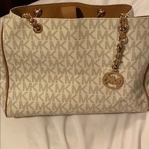 Micheal Kors Purse